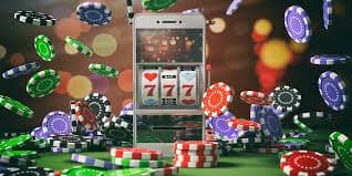 Người dùng Việt Nam duyệt qua các danh mục game tại sảnh game hu88 trên điện thoại
